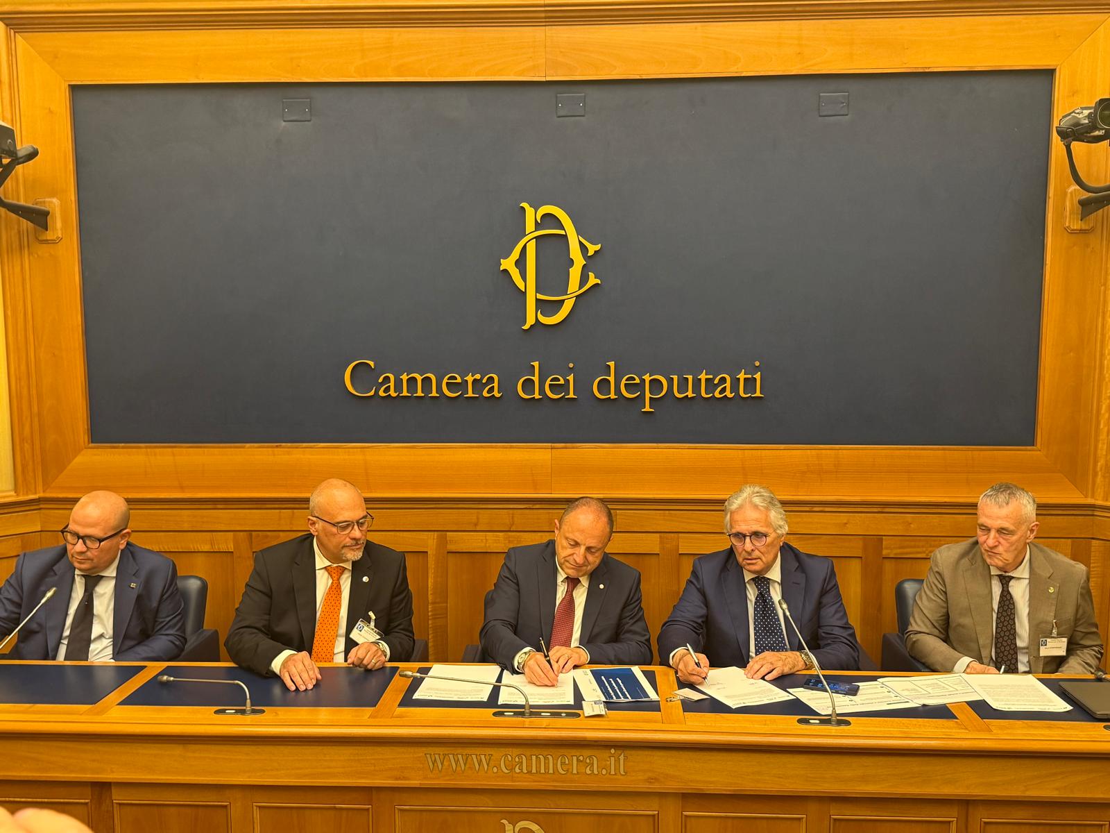 Comunicato stampa ANITA - ANAV - CONFARCA - UNASCA - Trasporti, nasce la piattaforma interassociativa per rilanciare la profes-sione di conducente
